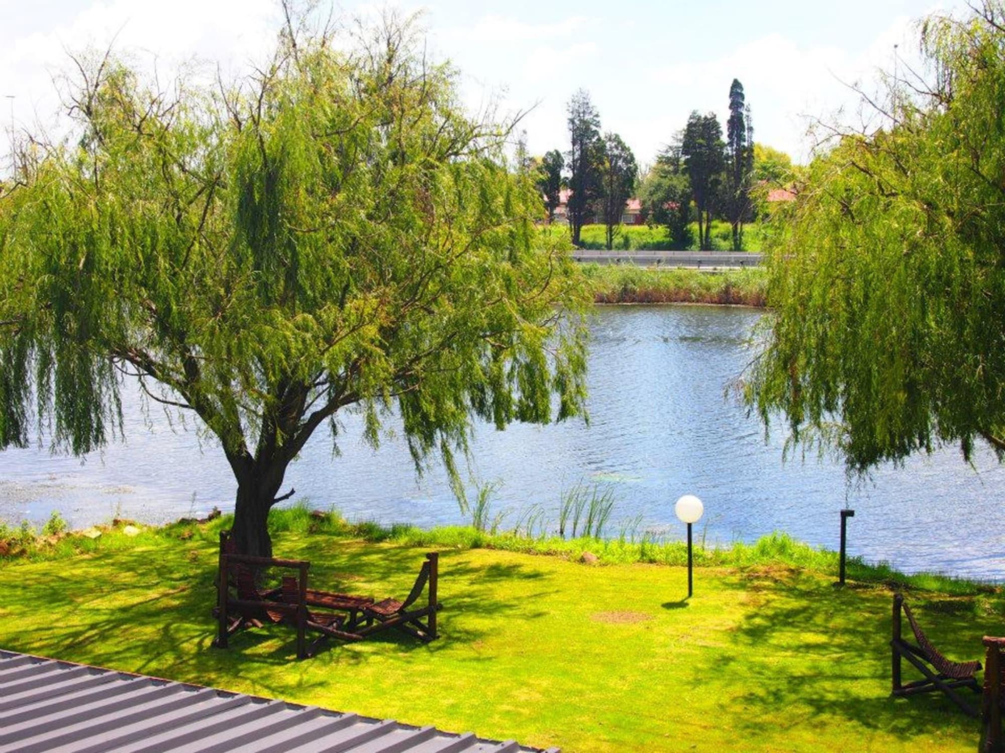 באנוני The Lakes Hotel & Conference Centre מראה חיצוני תמונה