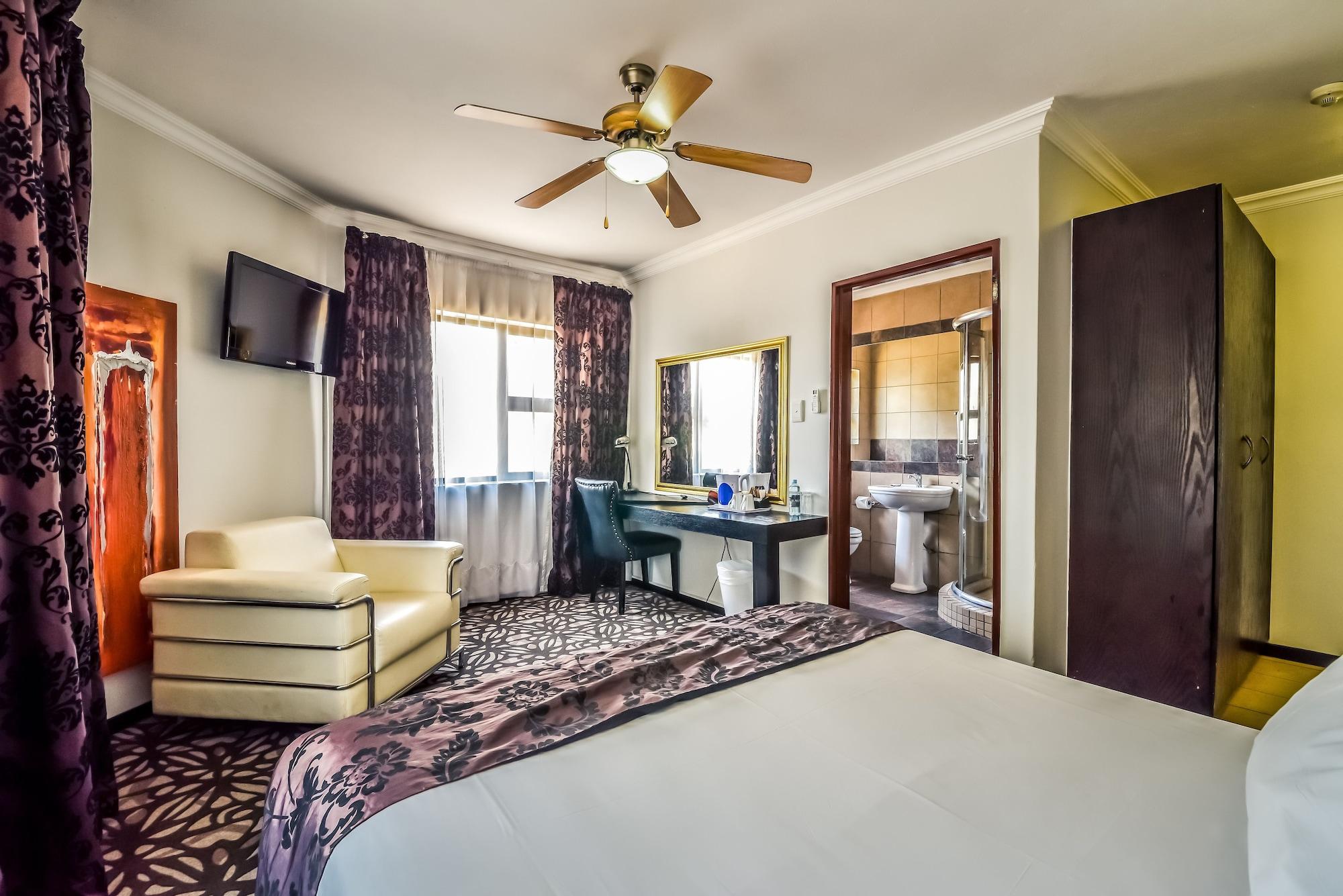 באנוני The Lakes Hotel & Conference Centre מראה חיצוני תמונה