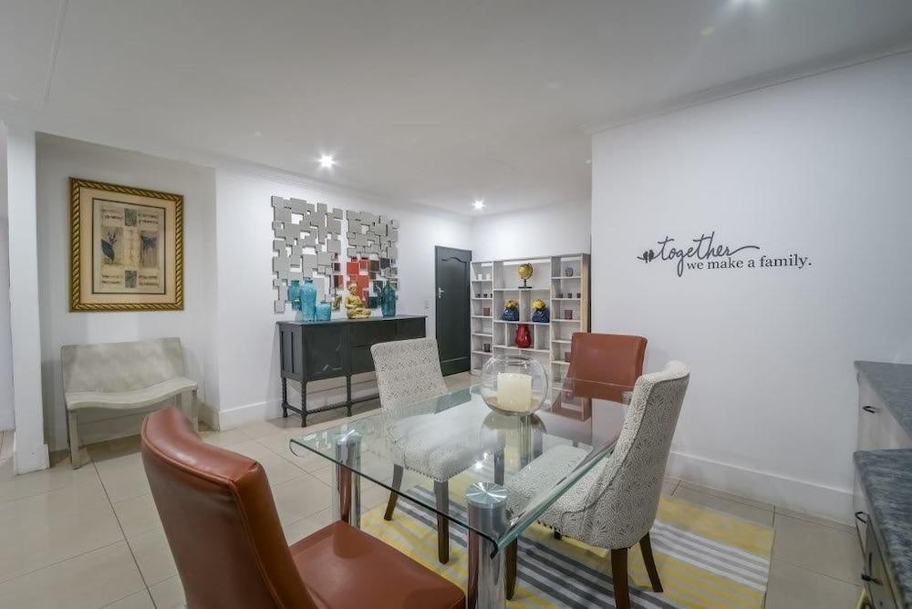 באנוני The Lakes Hotel & Conference Centre מראה חיצוני תמונה