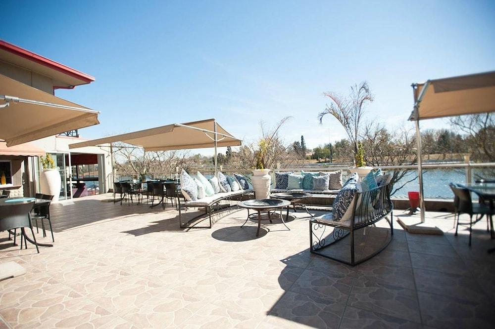 באנוני The Lakes Hotel & Conference Centre מראה חיצוני תמונה