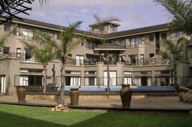 באנוני The Lakes Hotel & Conference Centre מראה חיצוני תמונה