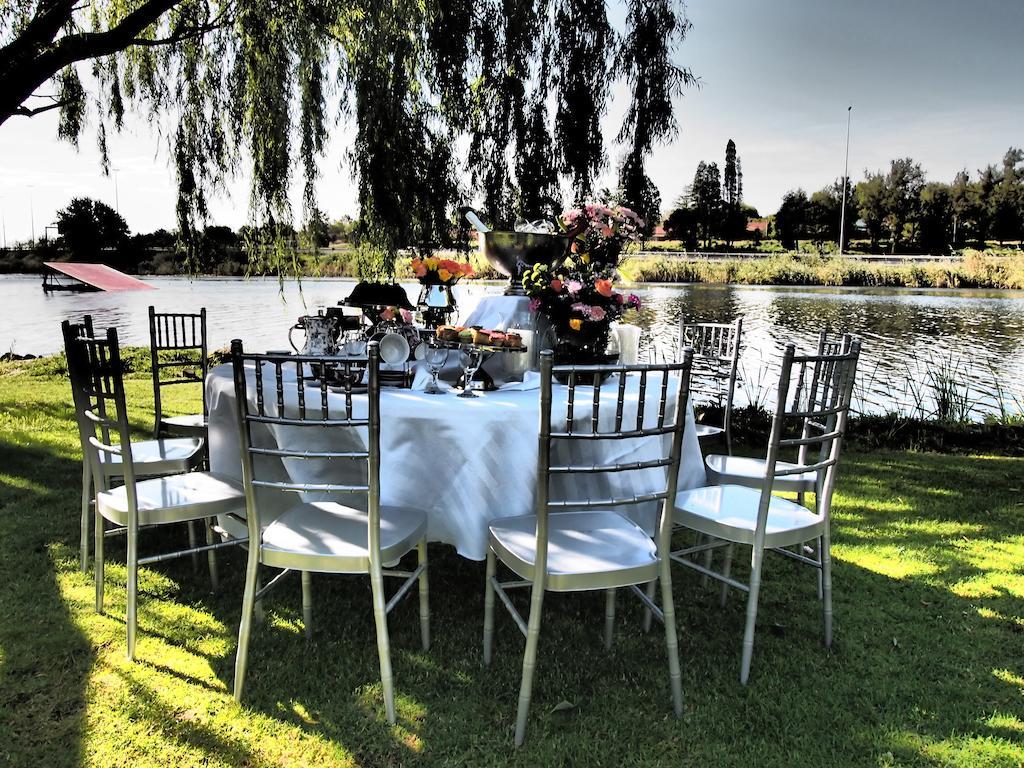 באנוני The Lakes Hotel & Conference Centre מראה חיצוני תמונה